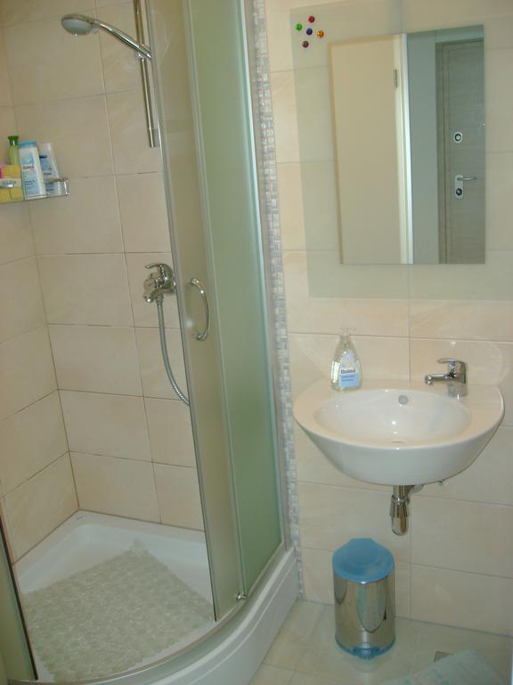 Apartment Small Pearl Split Bilik gambar